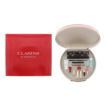 ערכת מתנה של clarins cosmetics: - פלטת עיניים - מסיר איפור עיניים 50 מ"ל - עיפרון עיניים - אייליינר - ביוטי פלאש באלם - שפתיים סטיק x 2 - מסקרה - קונסילר 5 מ"ל - קרם עור 8 מ"ל - שמן שפתיים - מיידי חלק 4 מ"ל - אקלט דקה 5 מ"ל - מקרה