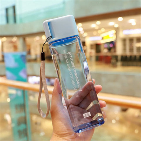 नई स्क्वायर फ्रॉस्टेड प्लास्टिक पानी की बोतल पोर्टेबल पारदर्शी बोतल फलों का रस लीक-प्रूफ आउटडोर स्पोर्ट ट्रैवल कैम्पिंग बोतल