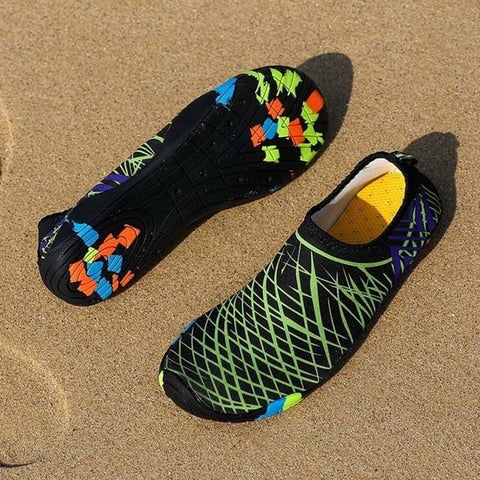 Zapatos acuáticos para hombre y mujer, zapatillas de deporte de secado rápido, calzado de natación Unisex, zapatos de playa transpirables para exteriores